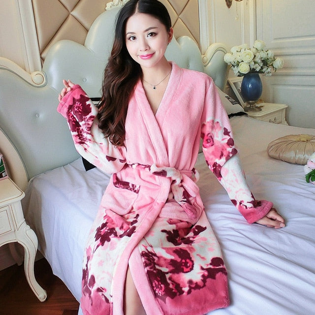 Cartoon Lovely 2018 Thicken Nightgowns Winter Bathrobe Women Pajamas Bath Flannel Warm Robe Sleepwear Womens Robes Coral Velvet