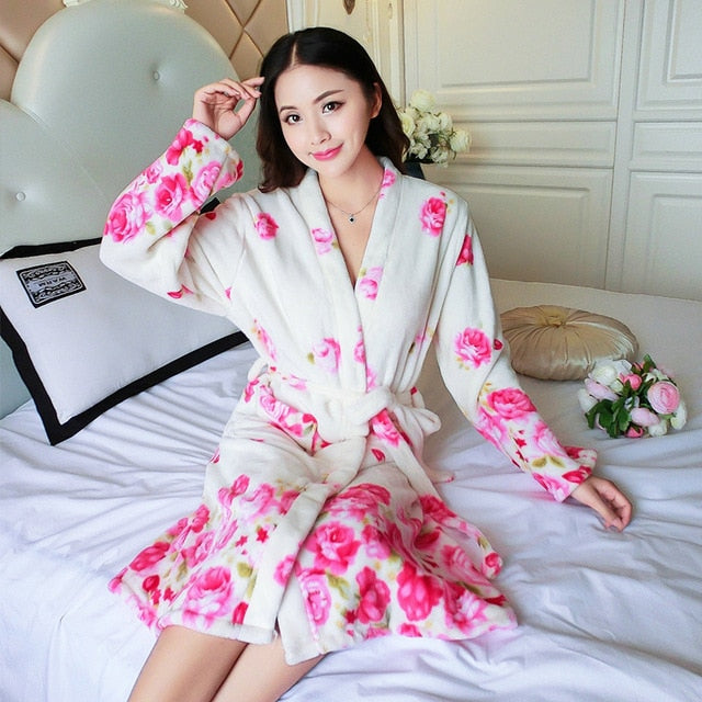 Cartoon Lovely 2018 Thicken Nightgowns Winter Bathrobe Women Pajamas Bath Flannel Warm Robe Sleepwear Womens Robes Coral Velvet