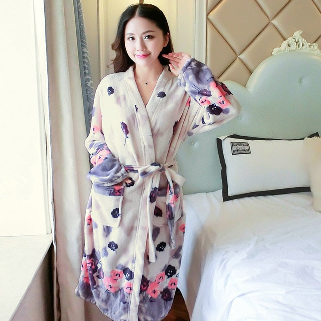 Cartoon Lovely 2018 Thicken Nightgowns Winter Bathrobe Women Pajamas Bath Flannel Warm Robe Sleepwear Womens Robes Coral Velvet